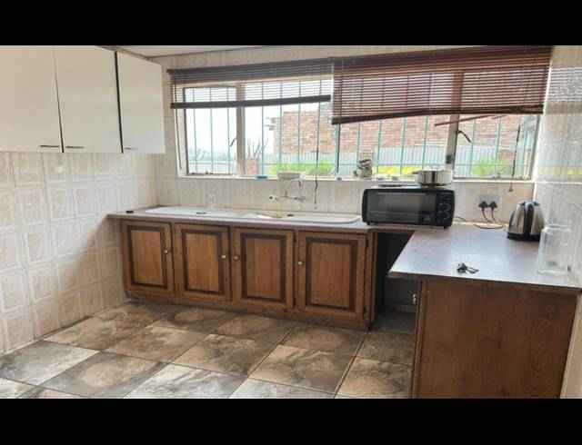 3 BEDROOM FREEHOLD FOR SALE IN ELANDSPARK